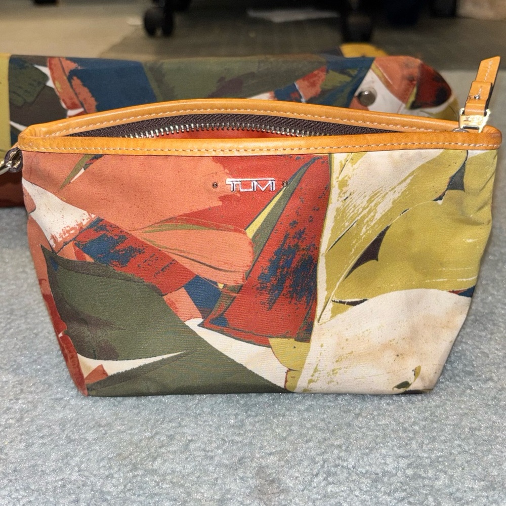 TUMI Voyager M Printed Nylon Tote Bag Abstract Multicolor Leather Trim + Pouch - Picture 14 of 16